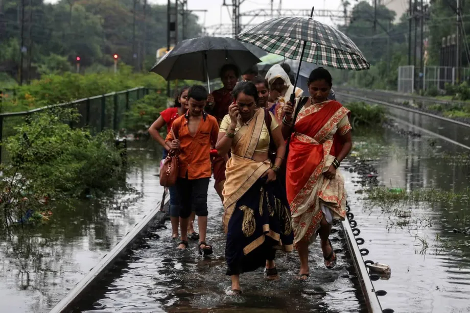 Mengapa Banjir Monsun Melumpuhkan Bandar-bandar di India: Menyingkap Krisis Bandar