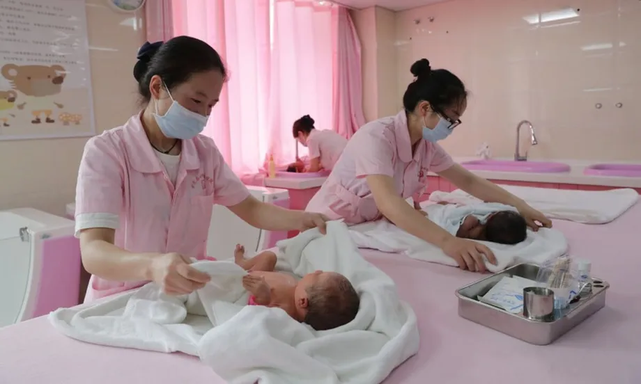 Subsidi Kelahiran Seluruh Negara China: Mampukah Insentif Tunai Membendung Krisis Demografi?
