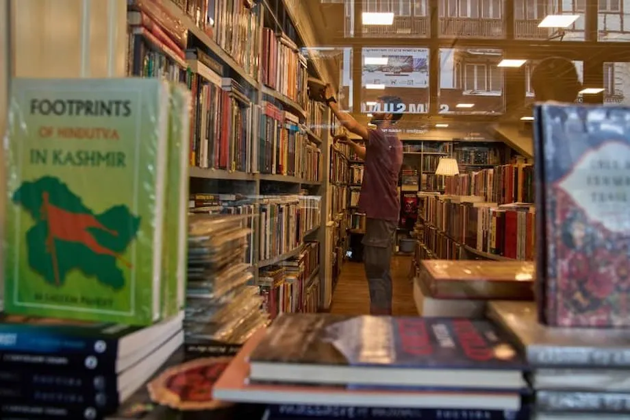 Larangan Buku di Kashmir: Penapisan, Ingatan dan Pertarungan Naratif