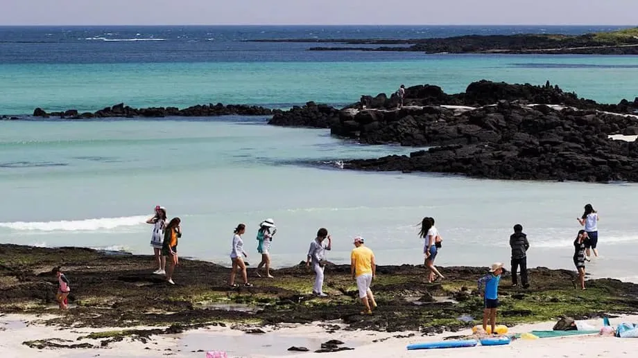 Pulau Jeju Keluarkan Garis Panduan Tingkah Laku Pelancong dalam Pelbagai Bahasa susulan Kebimbangan terhadap Pelancongan Berlebihan