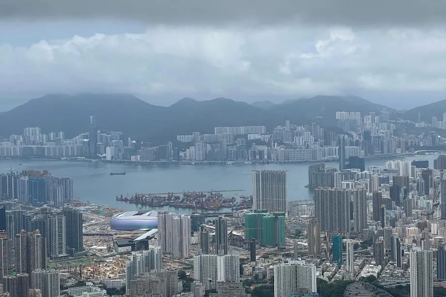 Skandal Air Botol Hong Kong: Kelemahan Perolehan, Ketidakpercayaan Awam dan Desakan Pembaharuan