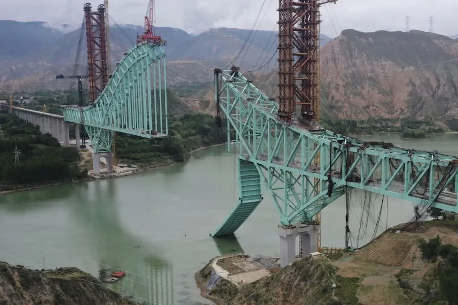 Tragedi di Sungai Kuning: Runtuhan Jambatan di Qinghai, China Meragut 12 Nyawa