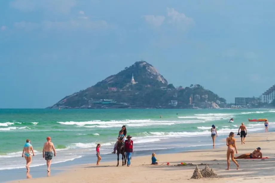 Baht yang Kukuh Menguji Musim Puncak Thailand ketika Tambang Udara Menurun dan Hotel Bersaing