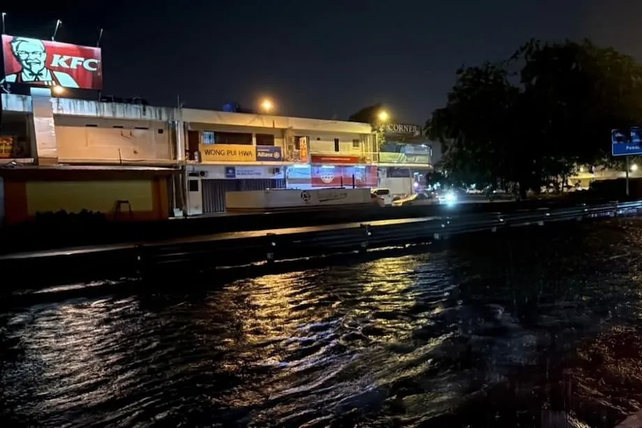Tanah runtuh maut di Sabah meruntuhkan menara penghantaran, mencetuskan gangguan bekalan elektrik meluas dan tindak balas kecemasan