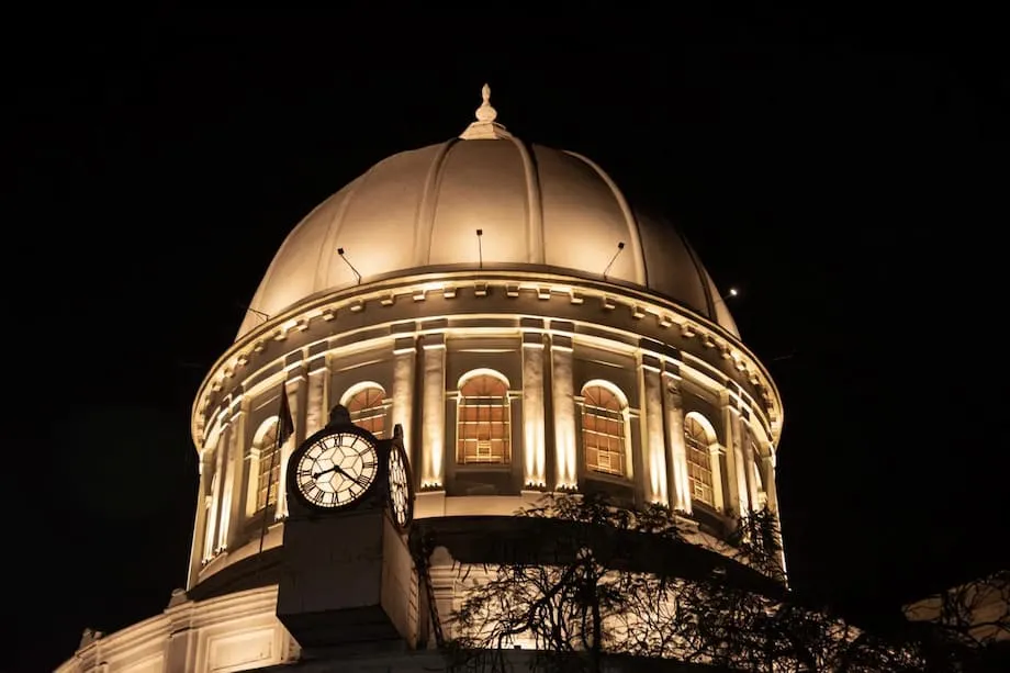 Kolkata Selepas Senja: Warga Menerangi Warisan