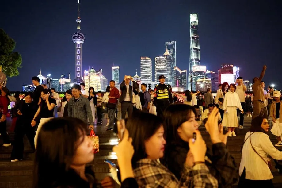 Golden Week dijangka mencetuskan lonjakan perjalanan dan merancakkan perbelanjaan di seluruh China