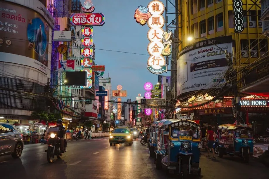 Panduan Orang Dalam Bangkok: Makan, Membeli-belah dan Bersosial Seperti Penduduk Tempatan