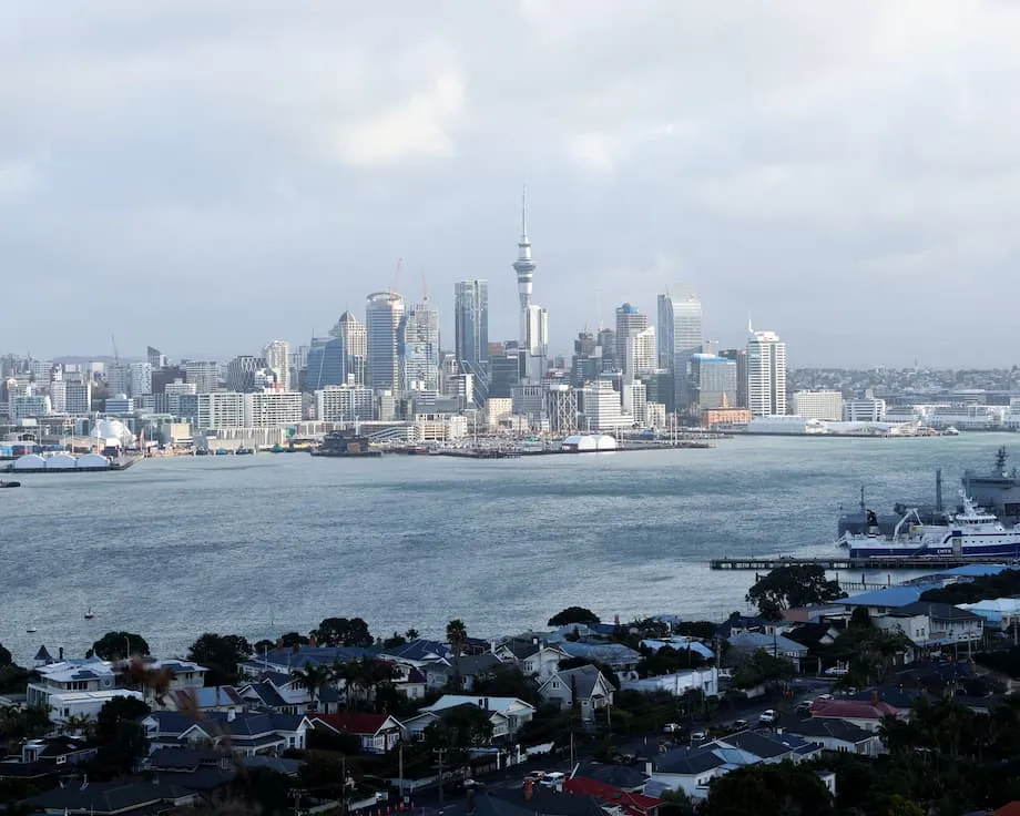 New Zealand rombak peraturan kediaman untuk mengatasi kekurangan tenaga mahir dan membendung penghijrahan keluar