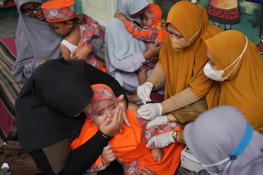Kebimbangan terhadap Status Halal Mendorong Keengganan terhadap Vaksin Campak di Indonesia