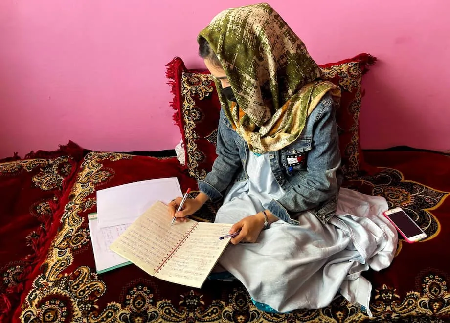Gangguan Internet Taliban Memusnahkan Pendidikan Kanak-kanak Perempuan Afghanistan