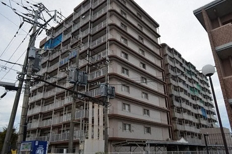 Berlindung di rumah atau berpindah ke pusat pemindahan? Panduan untuk penghuni apartmen konkrit bertetulang di Jepun