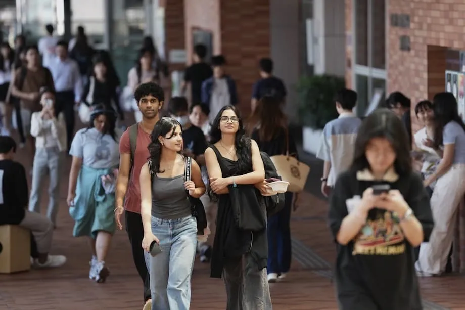 Hong Kong naikkan had pelajar bukan tempatan kepada 50 peratus, perumahan dan integrasi jadi tumpuan
