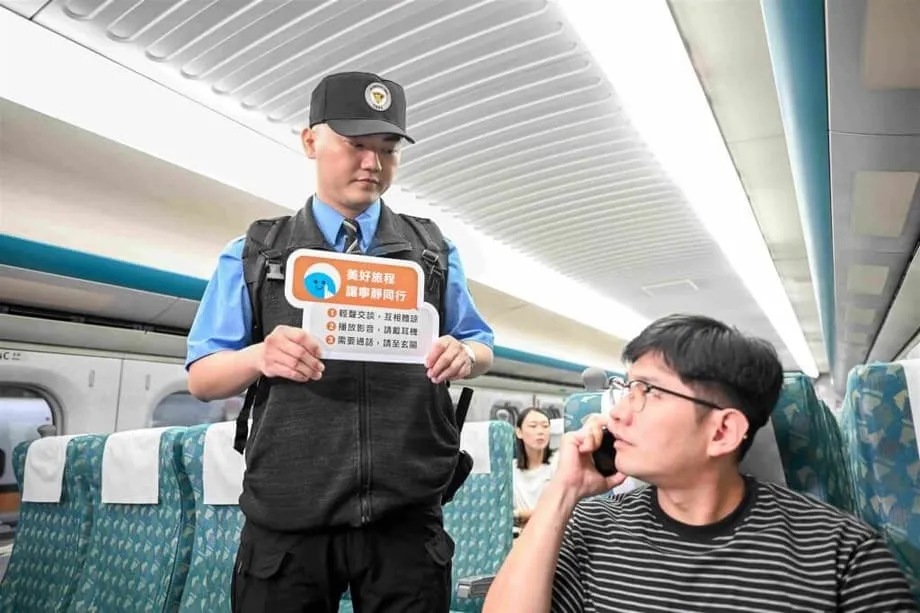 Pegawai pengangkutan Taiwan pertahankan peraturan senyap dalam kereta api laju susulan kebimbangan keluarga