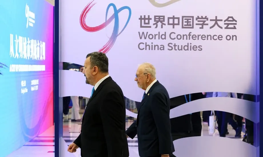 Sarjana Global Berhimpun di Shanghai untuk Membingkai Semula Pengajian China dan Pemodenan