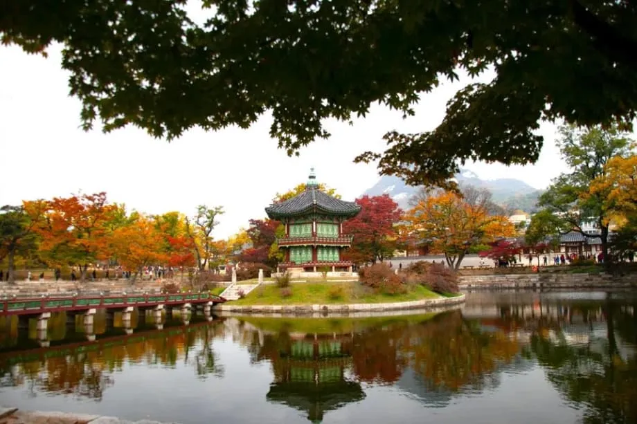 Haba Menangguhkan Perubahan Warna Daun Luruh di Korea Selatan, Ketika Salji Pertama Turun di Seoraksan
