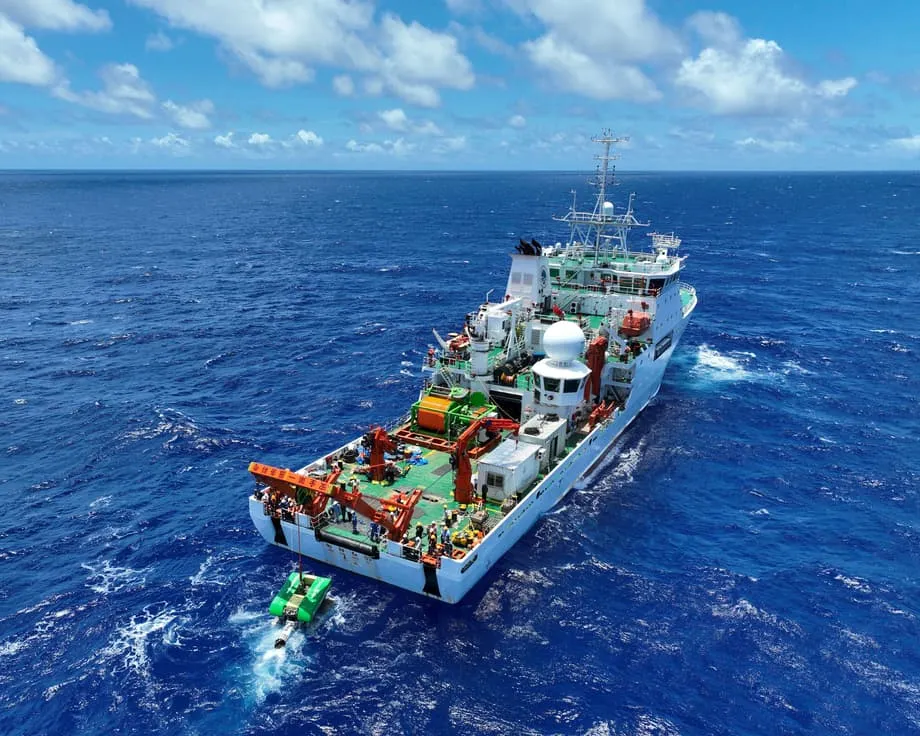 Persaingan di Dasar Laut Pasifik: AS dan China Mendekati Kepulauan Cook untuk Mendapatkan Galian Laut Dalam