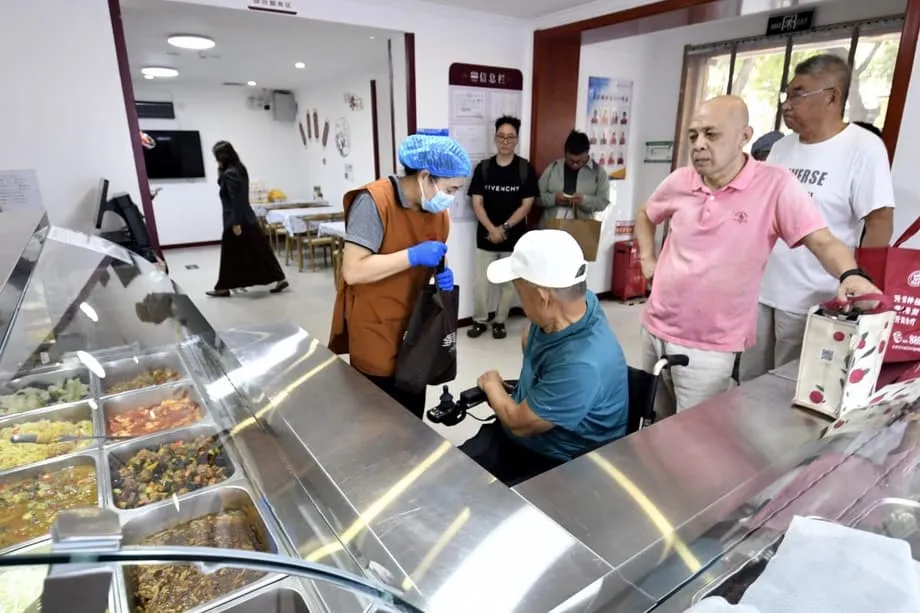 Bahan baharu, penjagaan haiwan peliharaan dan perkhidmatan warga emas pacu pengambilan pekerja di China meskipun pasaran kerja lembap