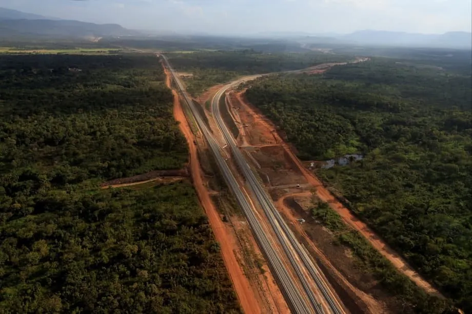 Guinea Sekat Lokomotif China Ketika Projek Lombong Simandou Catat Pencapaian Penting