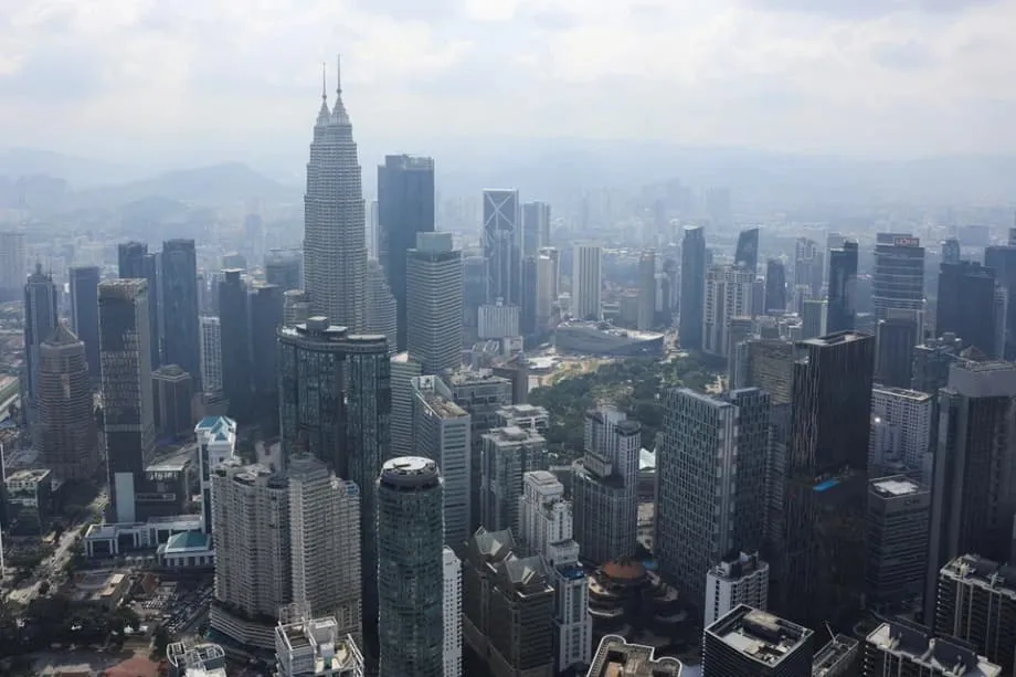 Perdebatan zon waktu Malaysia: kesihatan, cahaya pagi dan kos mengundurkan jam