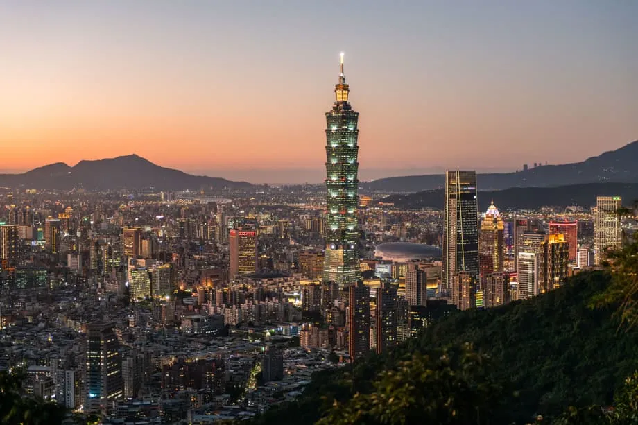 Ledakan AI Taiwan memacu pertumbuhan, namun gaji dan perumahan ketinggalan