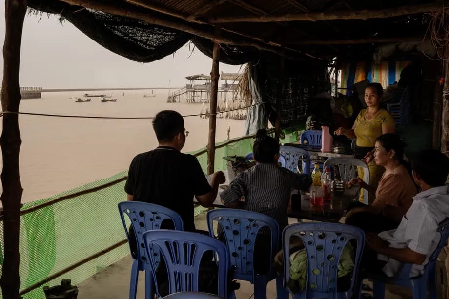 Kenaikan Paras Laut dan Tanah Mendap Mengancam Delta Mekong Vietnam