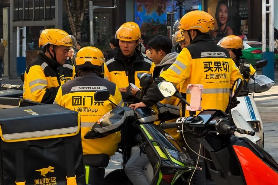 Peruncit Asing Pertaruhkan Pasaran Penghantaran Segera China Meski Perang Harga Sengit