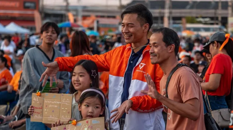 Parti Rakyat Thailand Mendahului Tinjauan Pendapat, Namun Berdepan Halangan Lama untuk Berkuasa