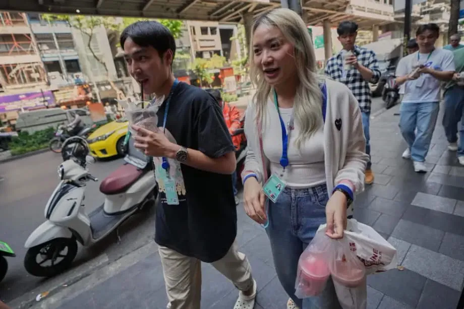 Rangkaian Kedai Kopi Thailand Kurangkan Separuh Kandungan Gula Asas dalam Inisiatif Kesihatan Seluruh Negara