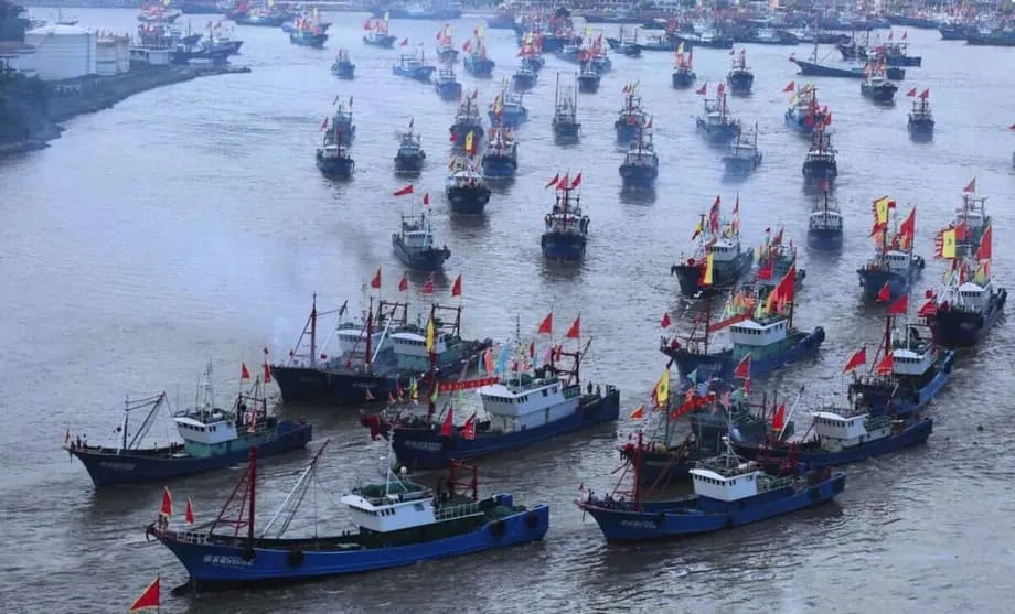 Ribuan Kapal China Membentuk Tembok Maritim Berhampiran Jepun ketika Ketegangan Memuncak