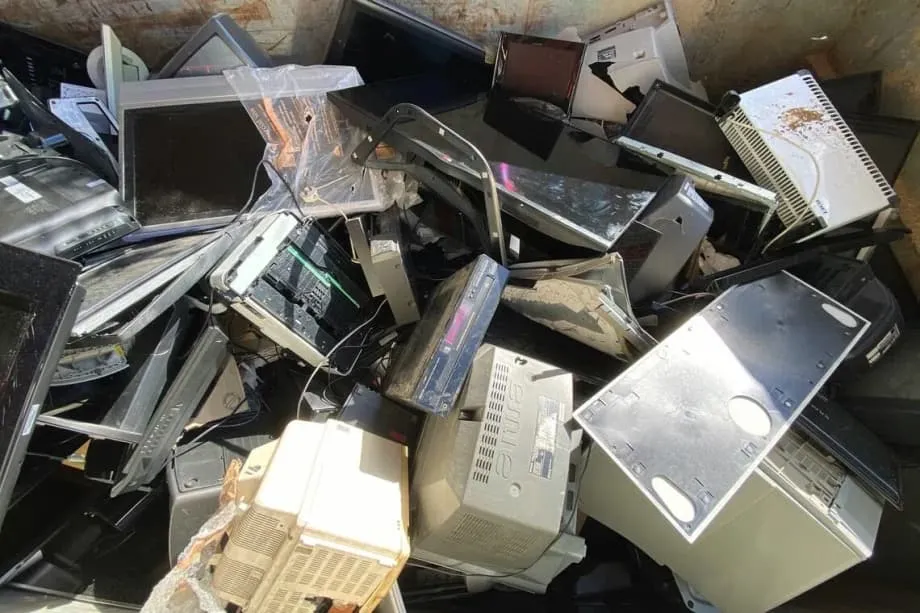 Malaysia Memperkukuh Undang-undang Alam Sekitar bagi Menyekat Import Haram Sisa Elektronik