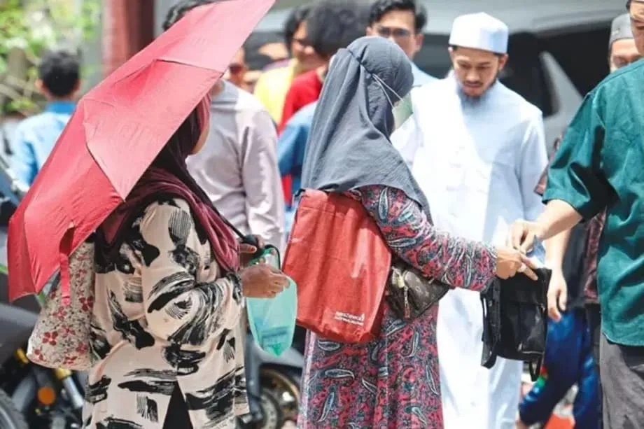 Sindiket Pengemis Agresif di Kuala Lumpur Sasarkan Pelanggan Restoran, Jemaah Masjid dan Pemandu