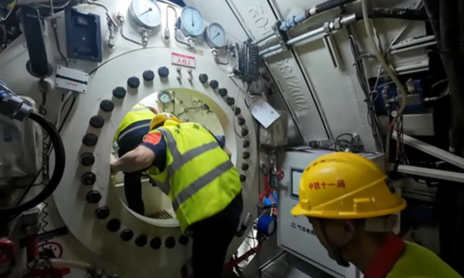 Jurutera China Menggunakan Sistem Gas Campuran Terner Pertama untuk Terowong Kereta Api Bawah Laut yang Memecah Rekod