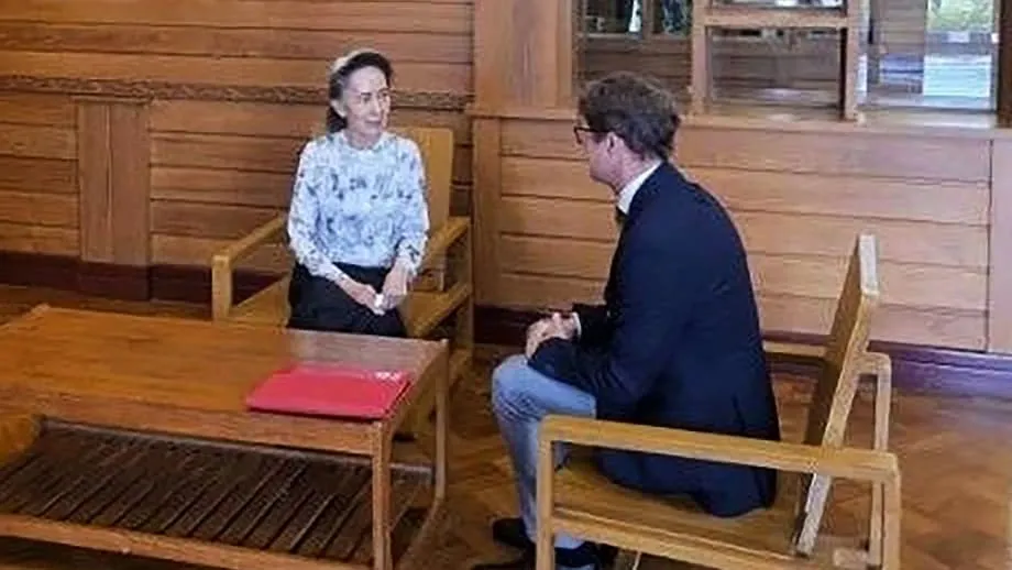 Aung San Suu Kyi Bertemu Pegawai Palang Merah dalam Hubungan Pertama yang Disahkan Sejak Rampasan Kuasa 2021