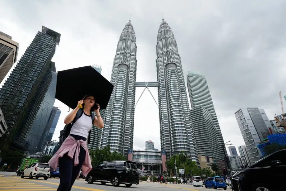 Malaysia dan Korea Selatan Meluaskan Kerjasama Ekonomi daripada Cip kepada Produk Halal dan Tenaga Bersih