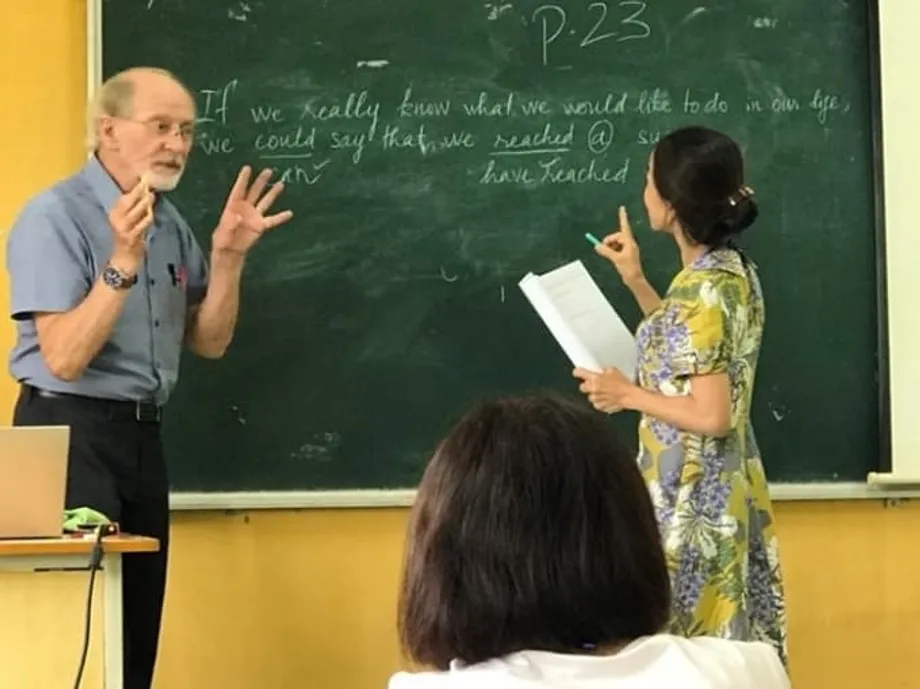 Paradoks Bahasa Inggeris Vietnam: Mengapa Belajar Bertahun-tahun Hanya Membawa Hasil Sederhana dan Cara Mengatasinya