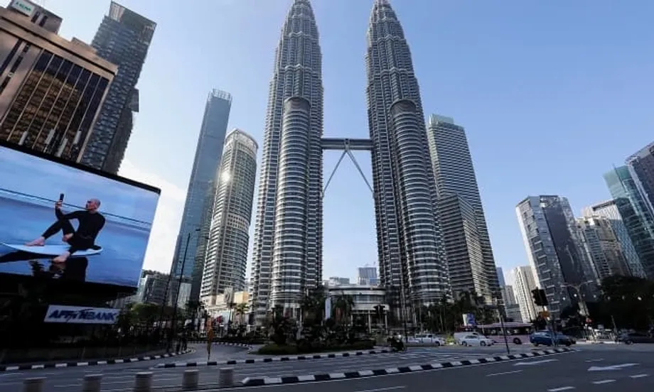 Kempen Kebersihan Malaysia: Denda Lebih Berat dan Khidmat Masyarakat untuk Mengatasi Singapura