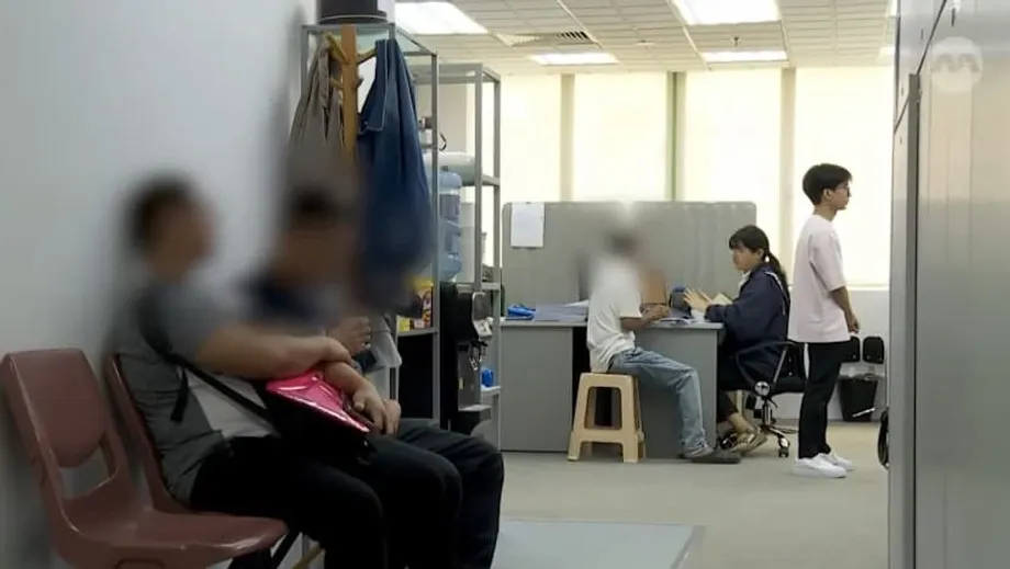 ‘Saya Takut untuk Pulang’: Krisis Eksploitasi Pekerja Myanmar yang Semakin Meruncing di Singapura