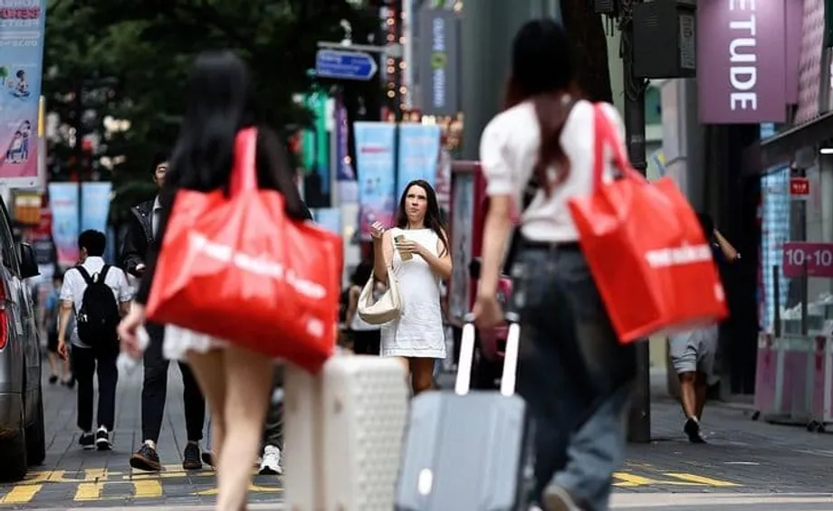 Won yang Lemah dan Demam K-Beauty Menjadikan Seoul Syurga Membeli-belah bagi Pelancong China