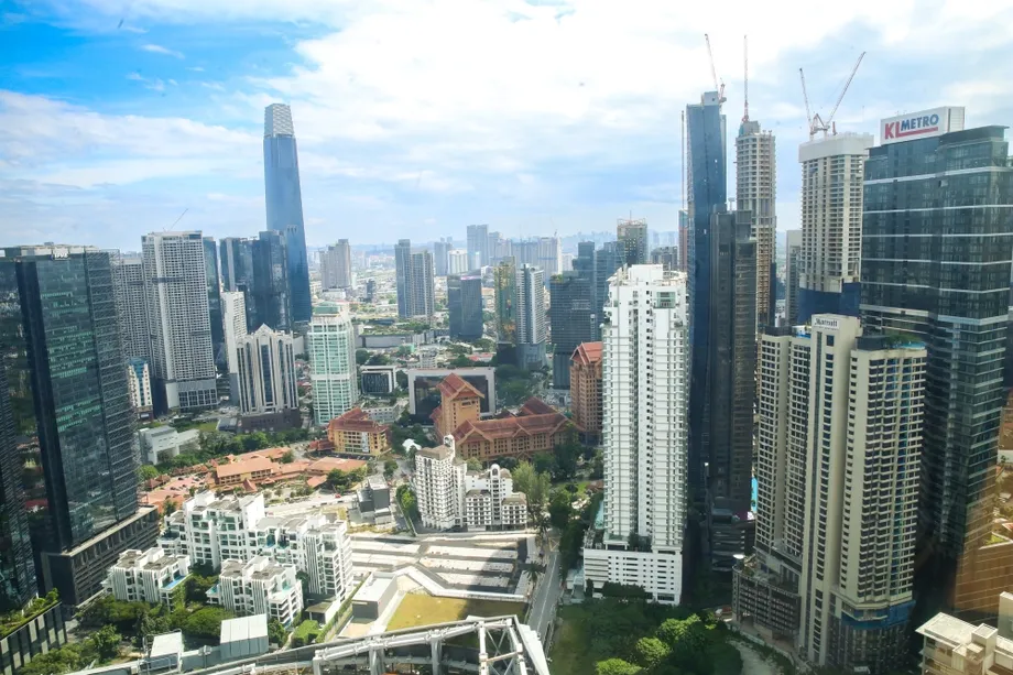Malaysia GDP Grows 5.3% in Third Quarter as Manufacturing Offsets Mining Slump