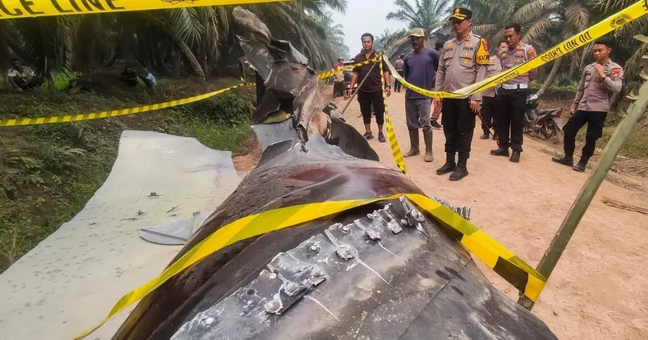 BRIN Links Two Large Debris Finds in Central Kalimantan to Chinese ZhuQue-2E Rocket