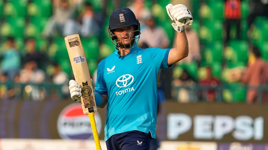 Duckett's 167 and Dawson's Four Wickets Give England 55-Run Win Over Sri Lanka