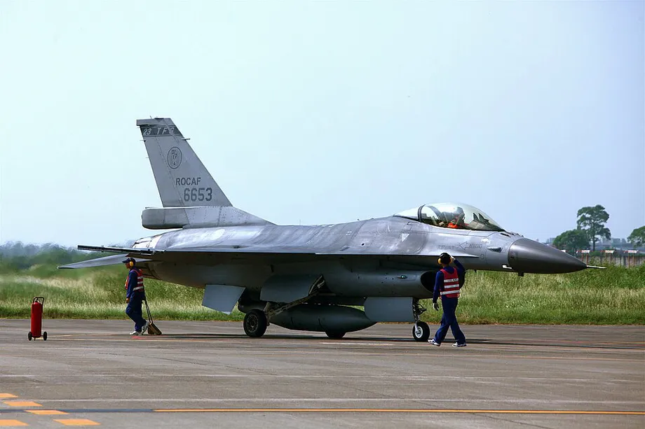 Taiwan Receives First Two New F-16 Fighters as Delivery Delays Put Fleet Expansion at Risk