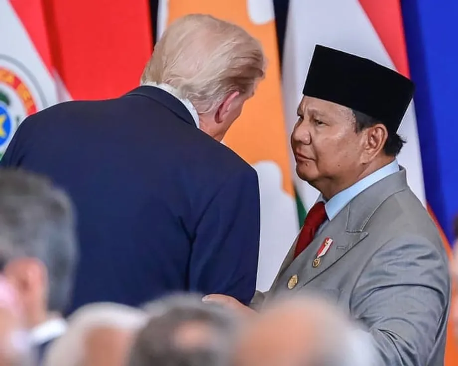 Mikrofon terbuka di sidang kemuncak Gaza ketika Prabowo dari Indonesia meminta Trump mengatur pertemuan dengan Eric Trump