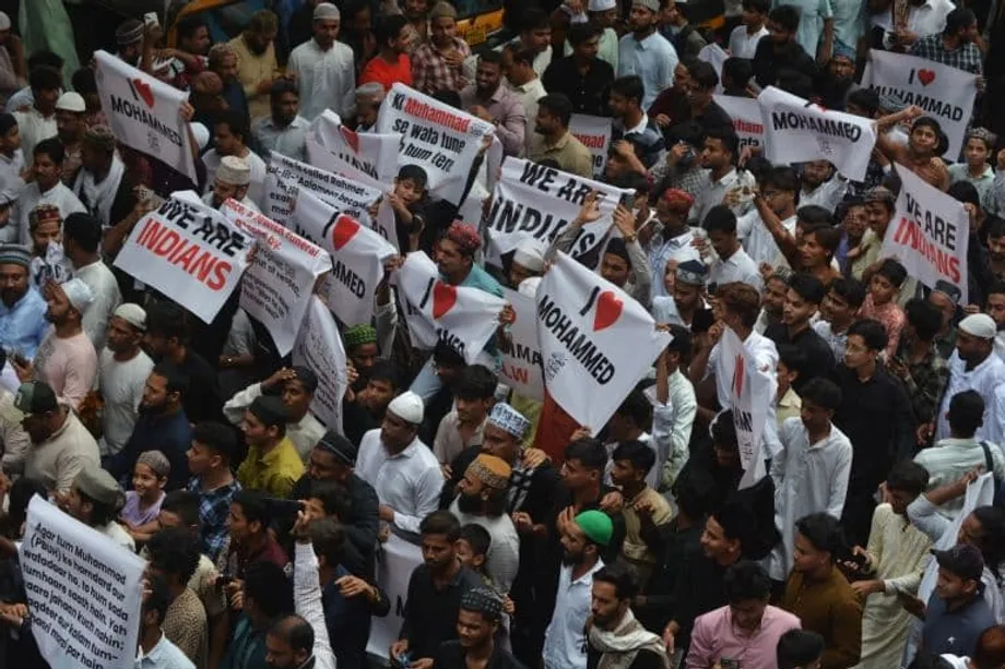 Tindakan keras India terhadap slogan “Saya Cintakan Muhammad” menguji kebebasan bersuara dan ketenteraman awam