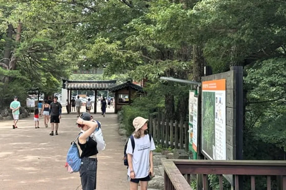 Kembara mendaki Korea tarik pelancong dunia ke puncak gunung dan denai bandar